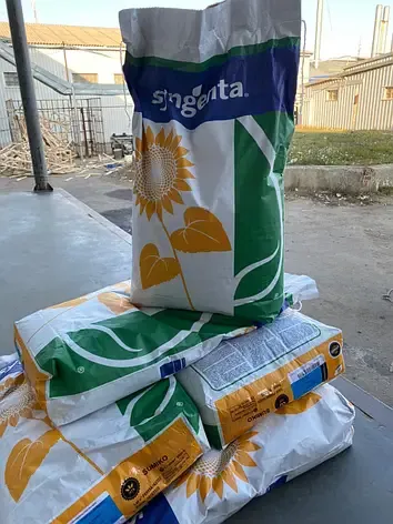 Суміко, насіння соняшника