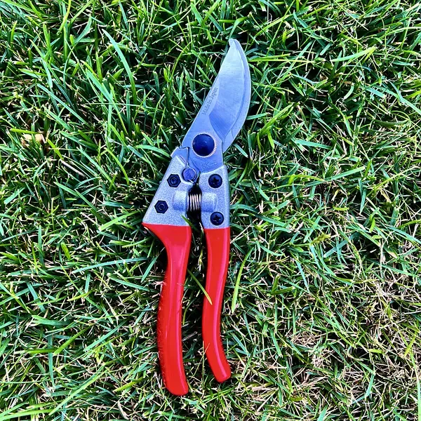 Садовий секатор SK5 (Японія) з червоними ручками